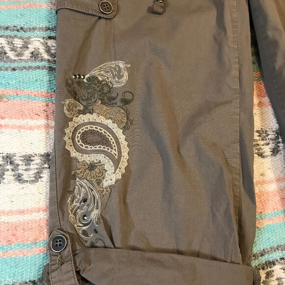 Stylish Brown Cargo Pants with Embroidery sz 8 - Picture 5 of 13
